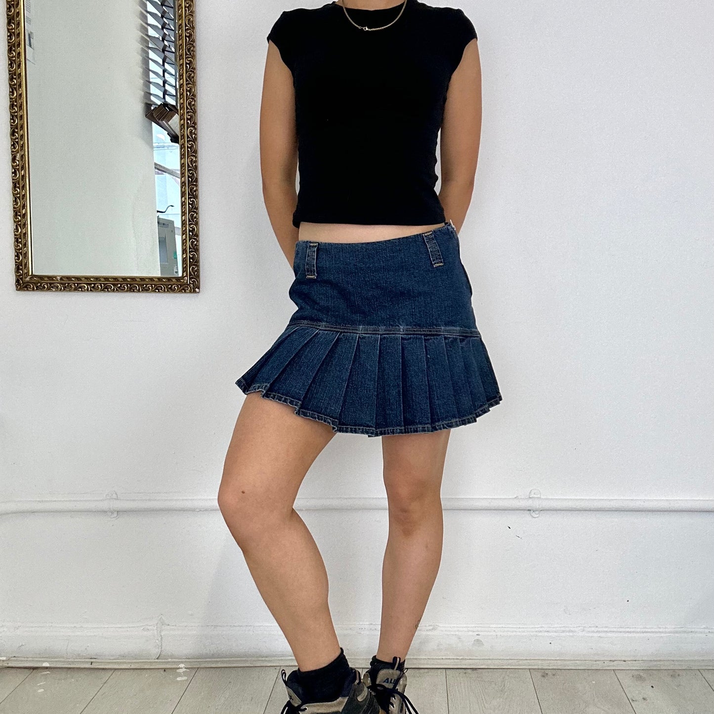 00's mini pleated denim skirt