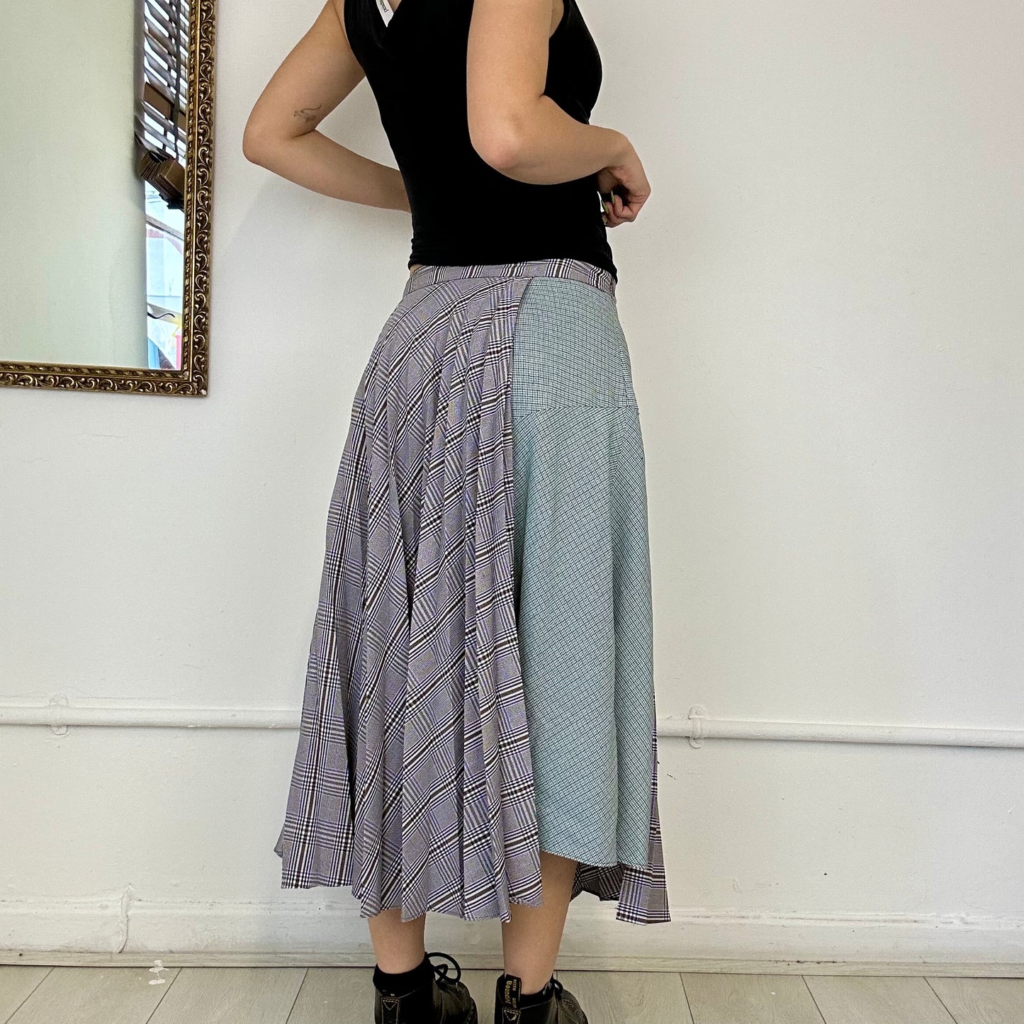 contrast checkered pleated midi skirt