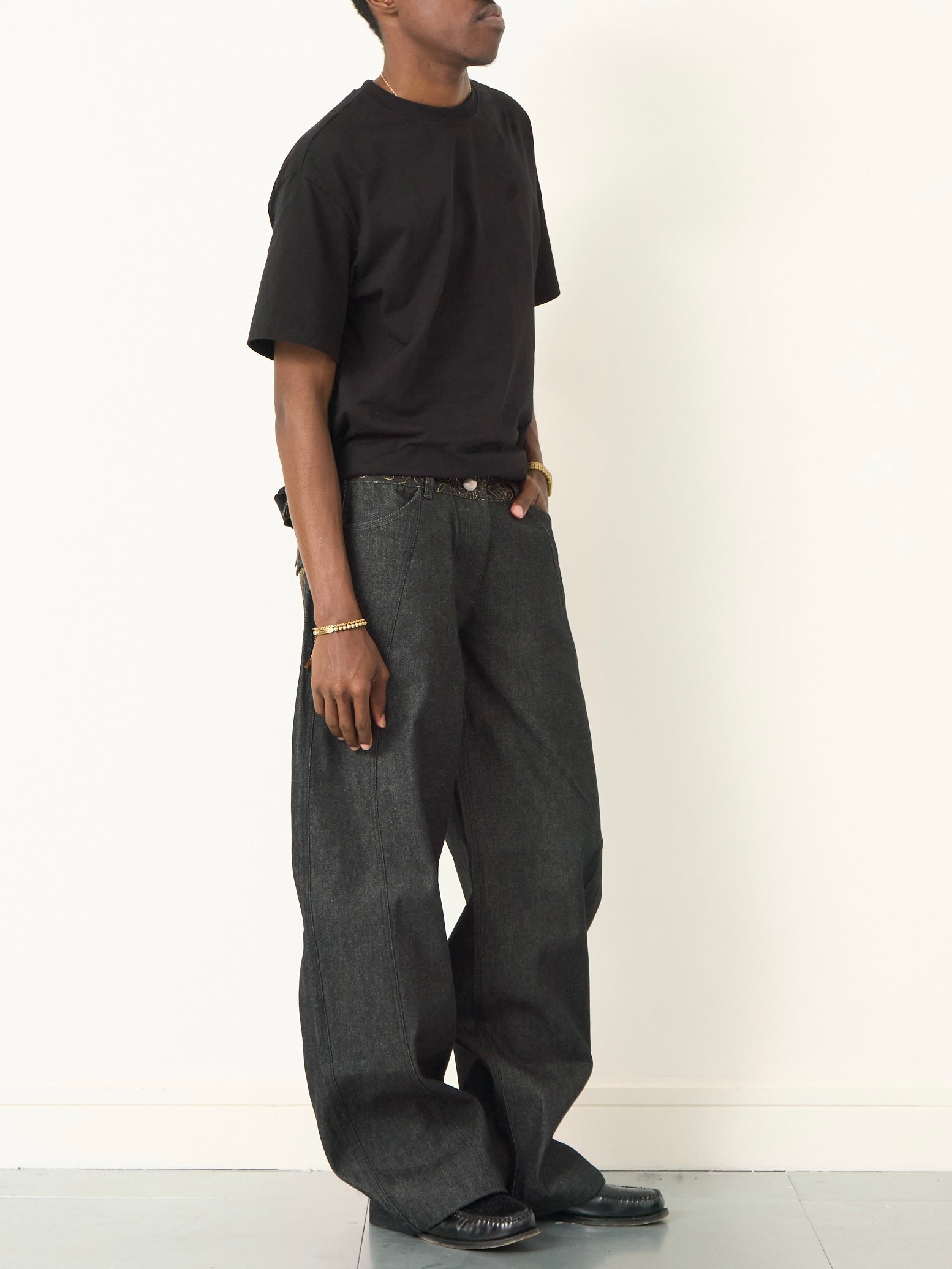 balloon jean - embroidered charcoal denim