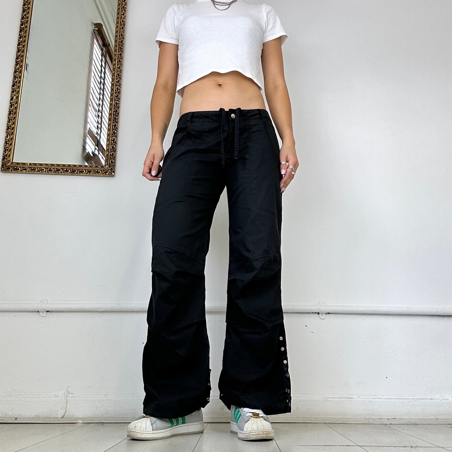 nike wide leg cargo trousers