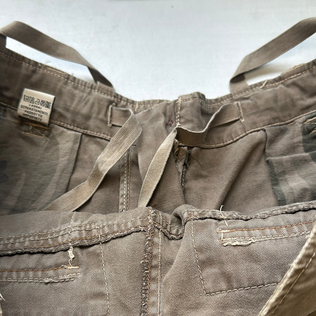 baggy khaki cargo shorts