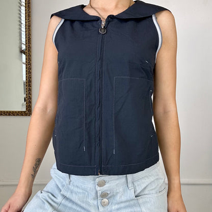 Sleeveless Cop. Copine hooded zip up top