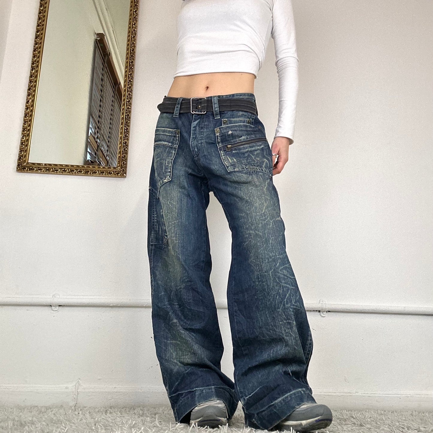 wide leg baggy cargo jeans