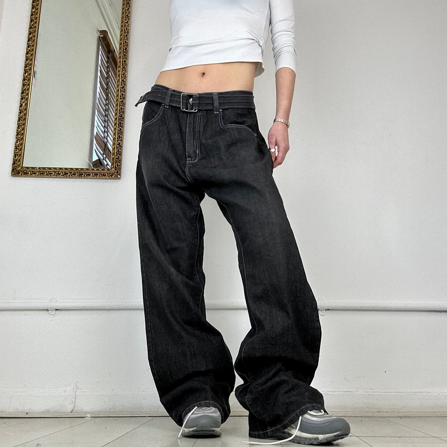 00’s baggy darkwash jeans