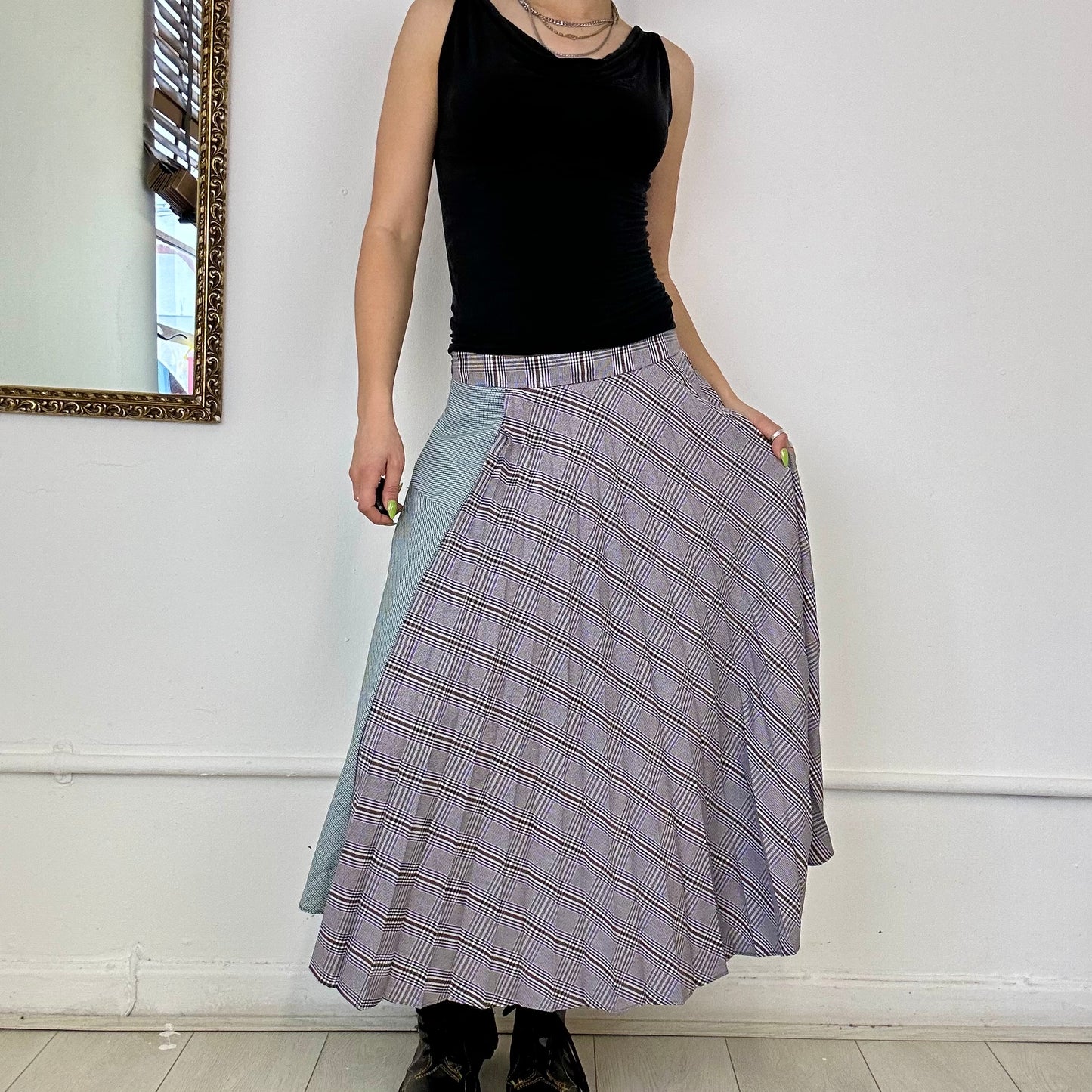 contrast checkered pleated midi skirt