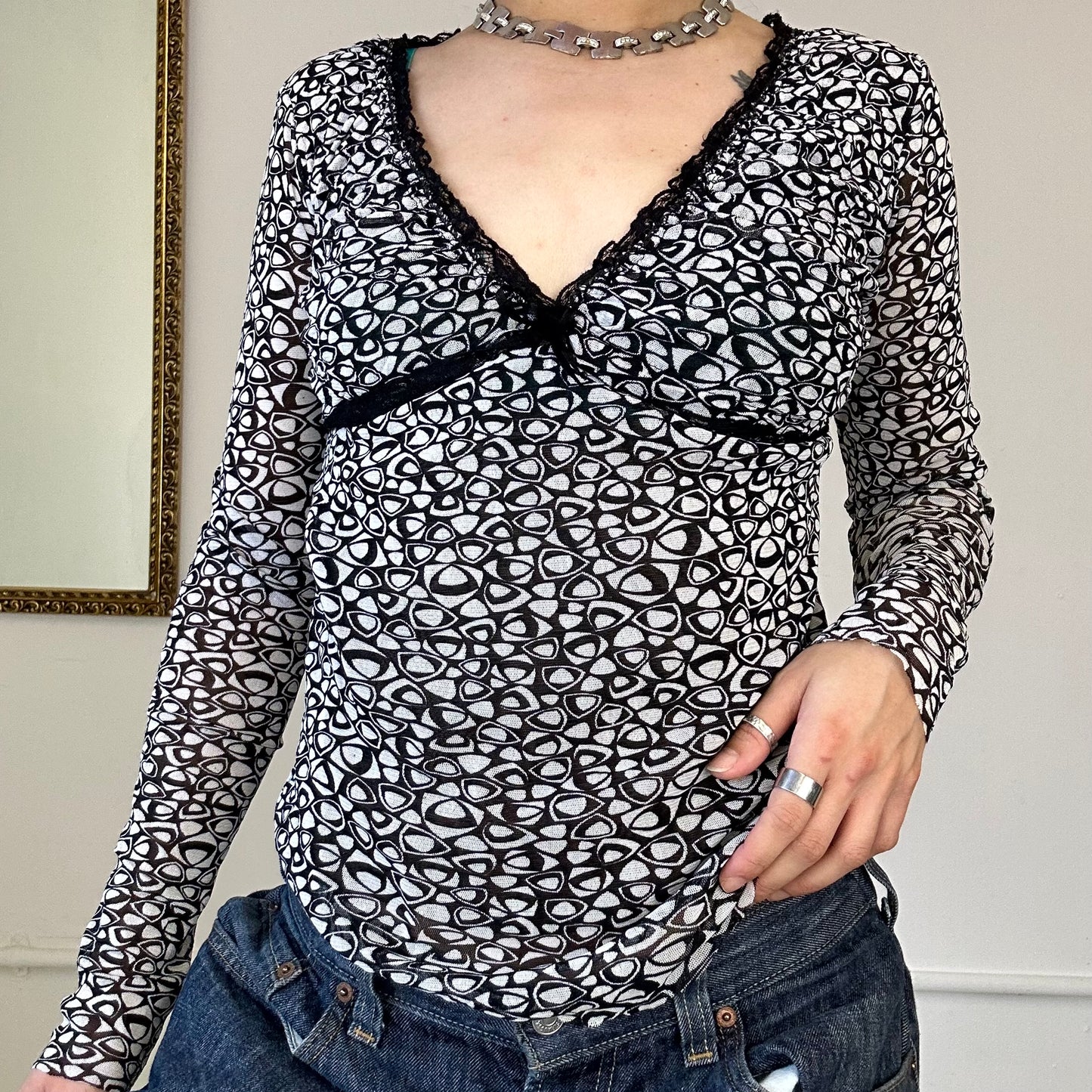 00's black & white patterned fitted top