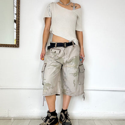 baggy camo cargo shorts by fishbone