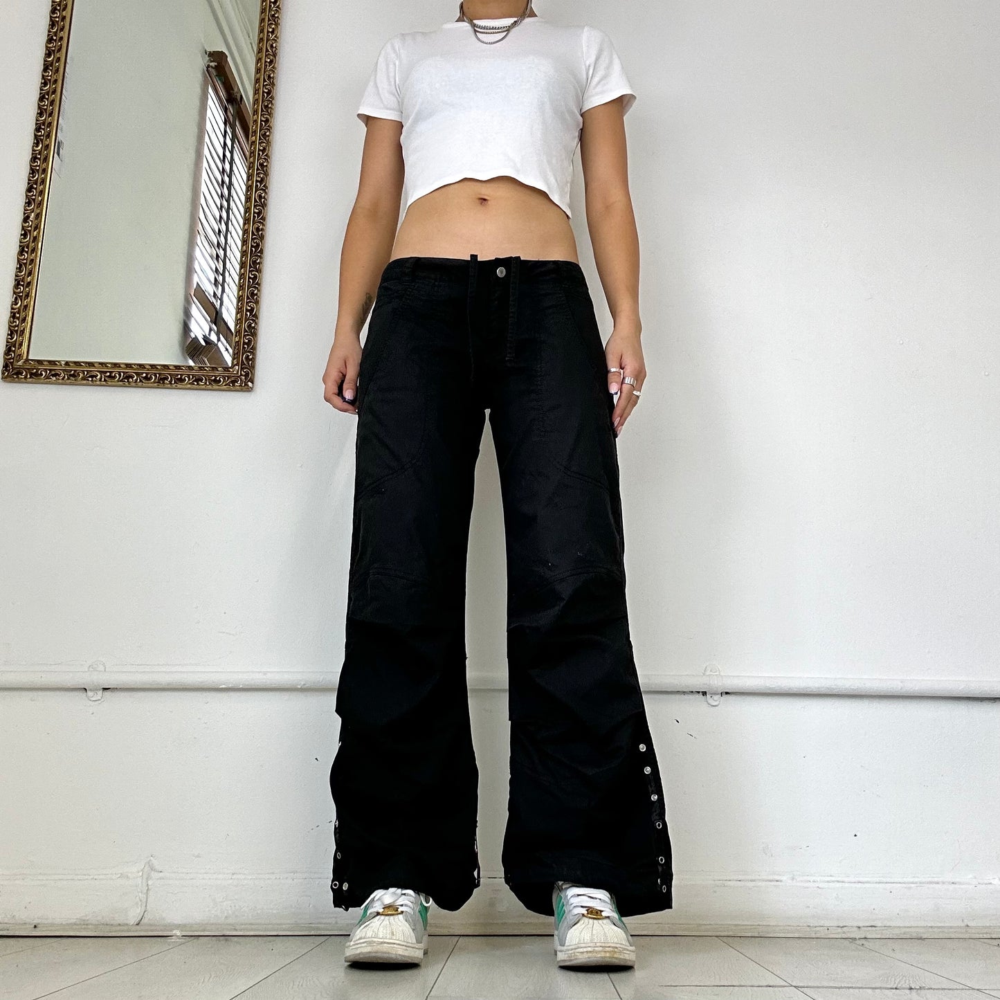 nike wide leg cargo trousers