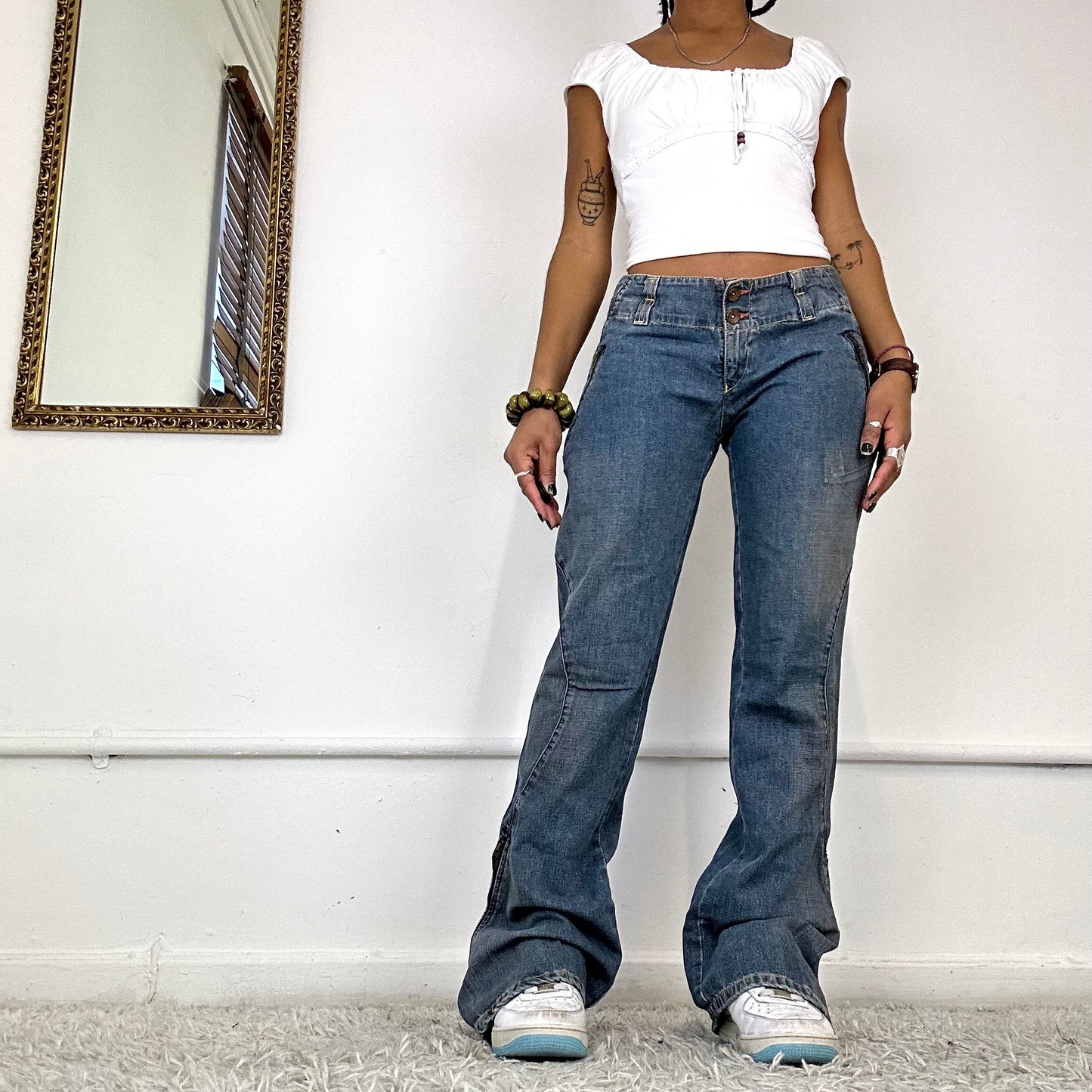 00's wide leg low waisted flared levi’s