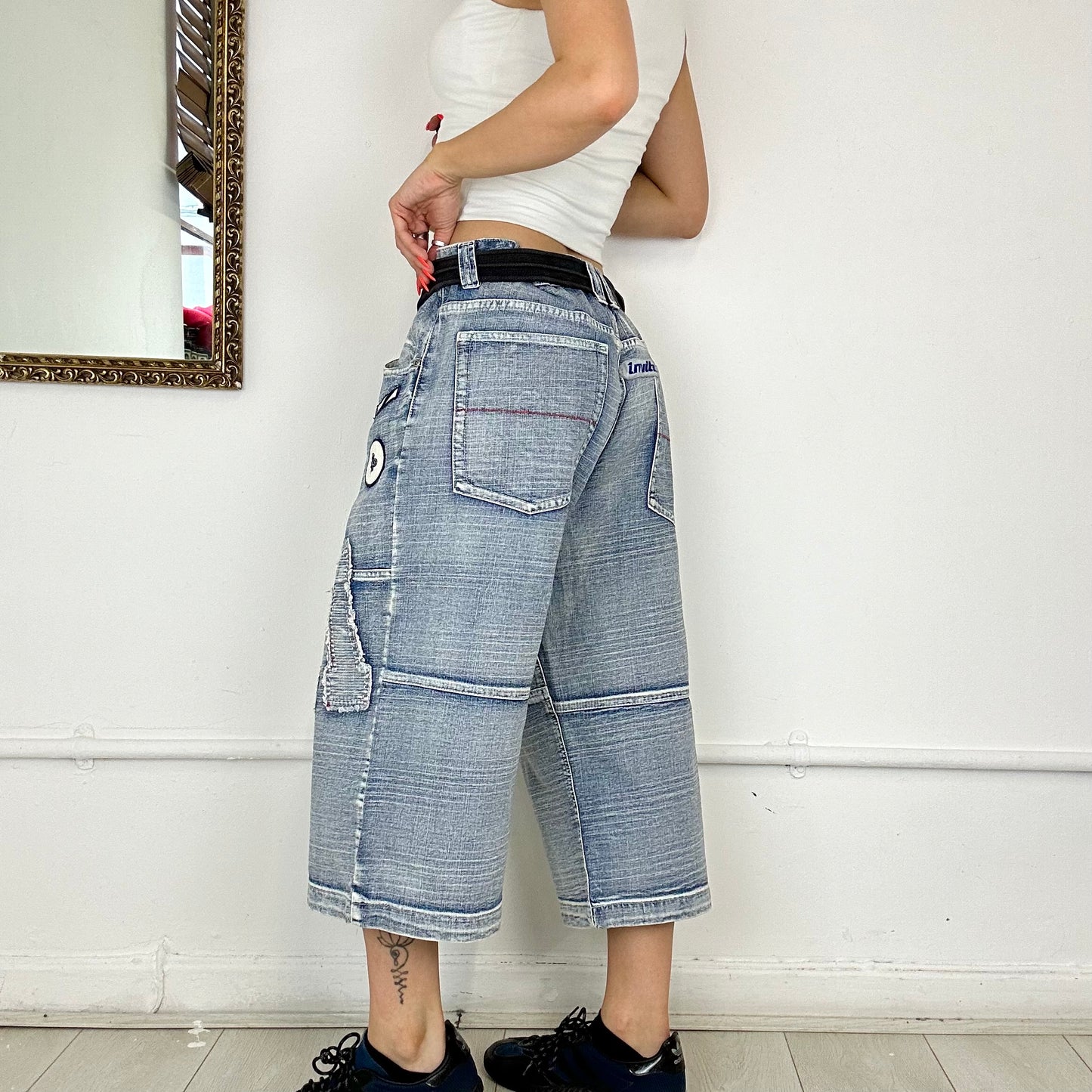 2000’s baggy denim shorts