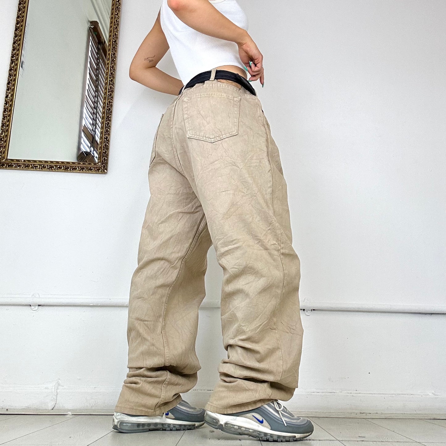 90's baggy beige jeans