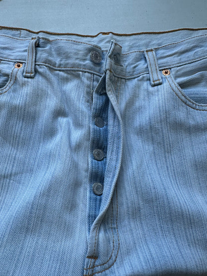 light wash baggy levi's 501 jeans