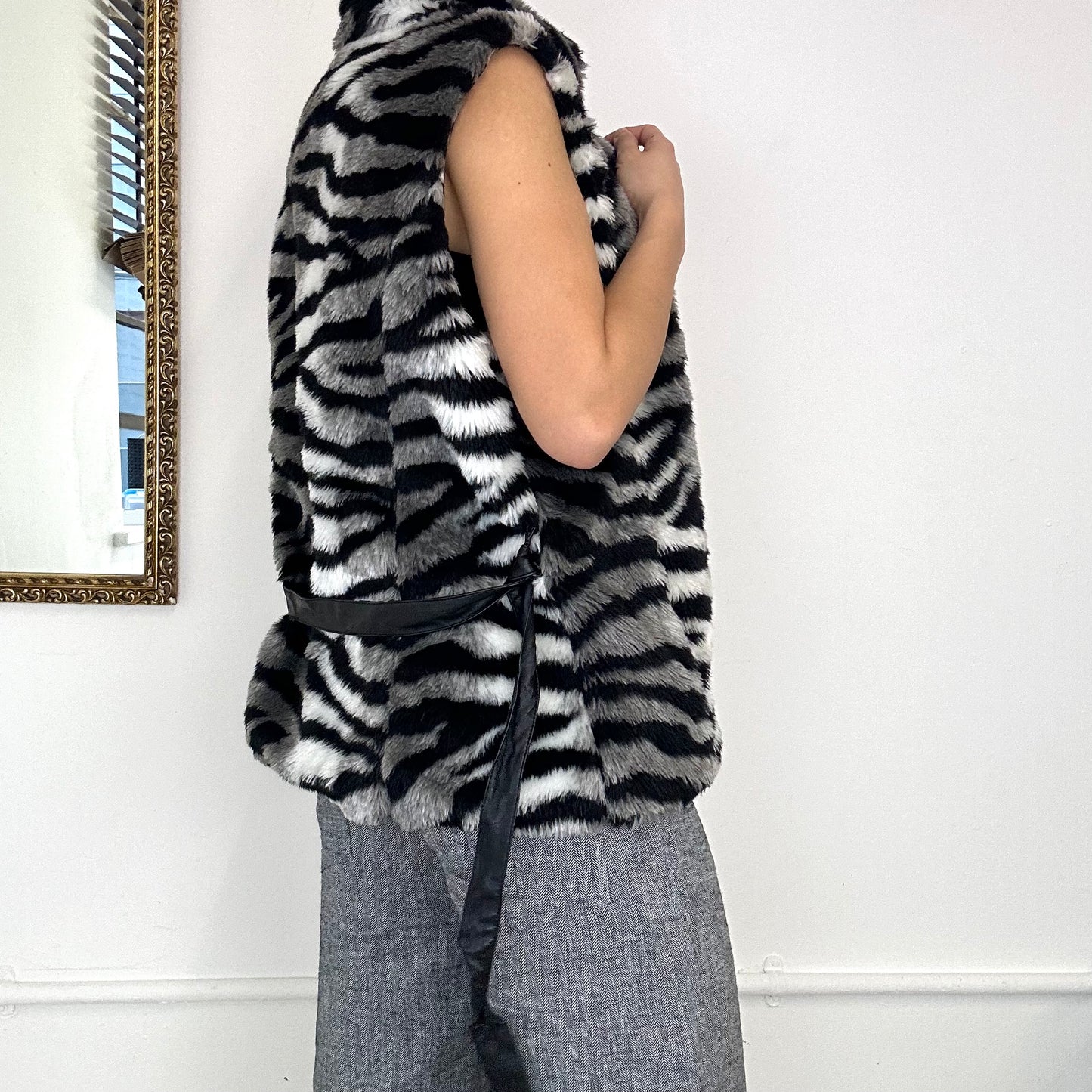 vintage zebra faux fur sleeveless jacket