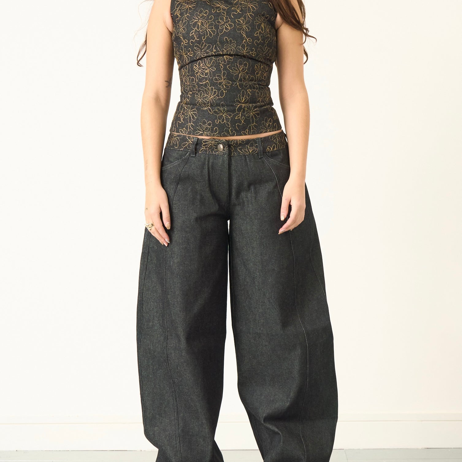 balloon jean - embroidered charcoal denim