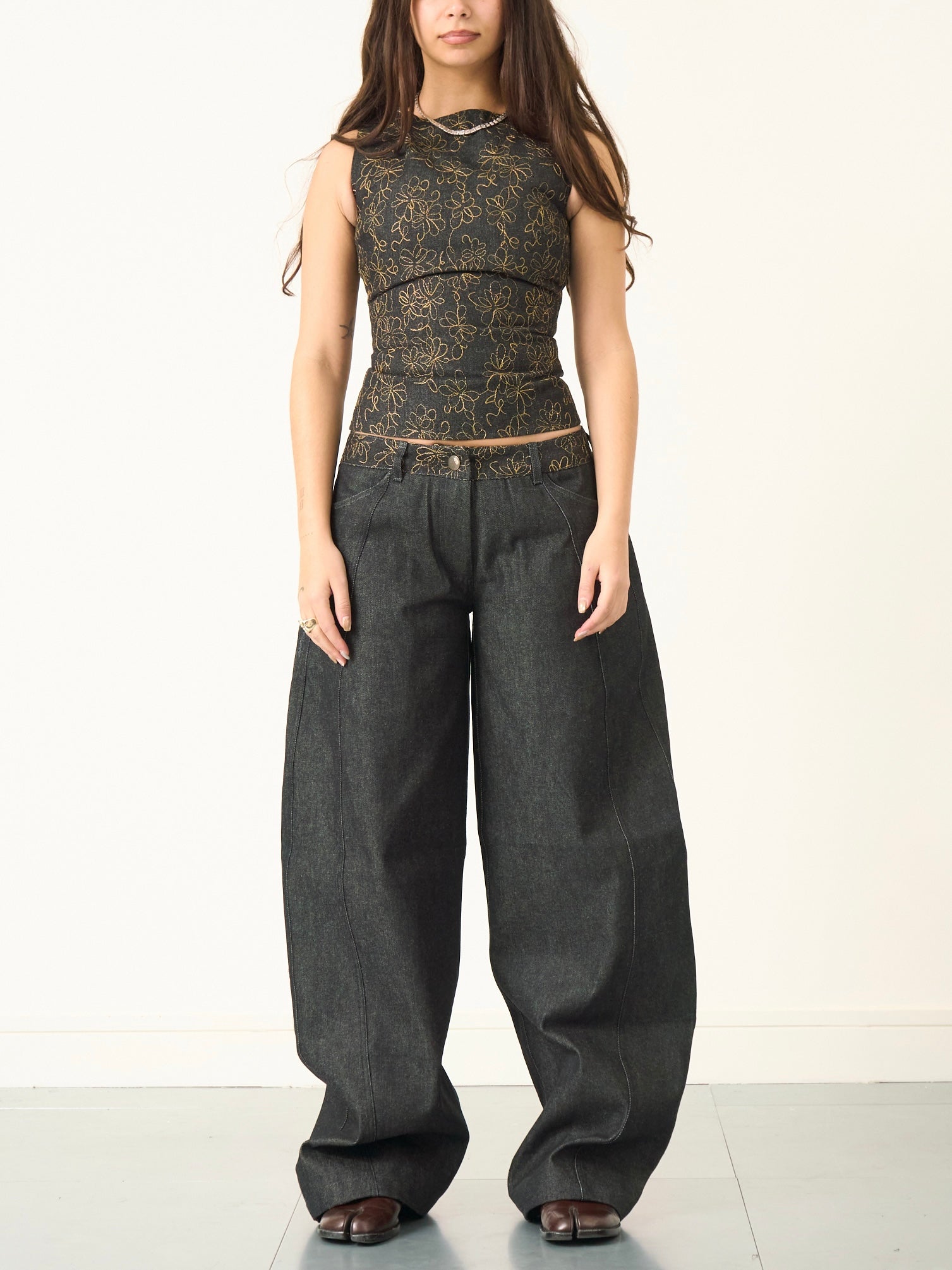 balloon jean - embroidered charcoal denim