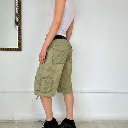 baggy khaki levi’s cargo shorts