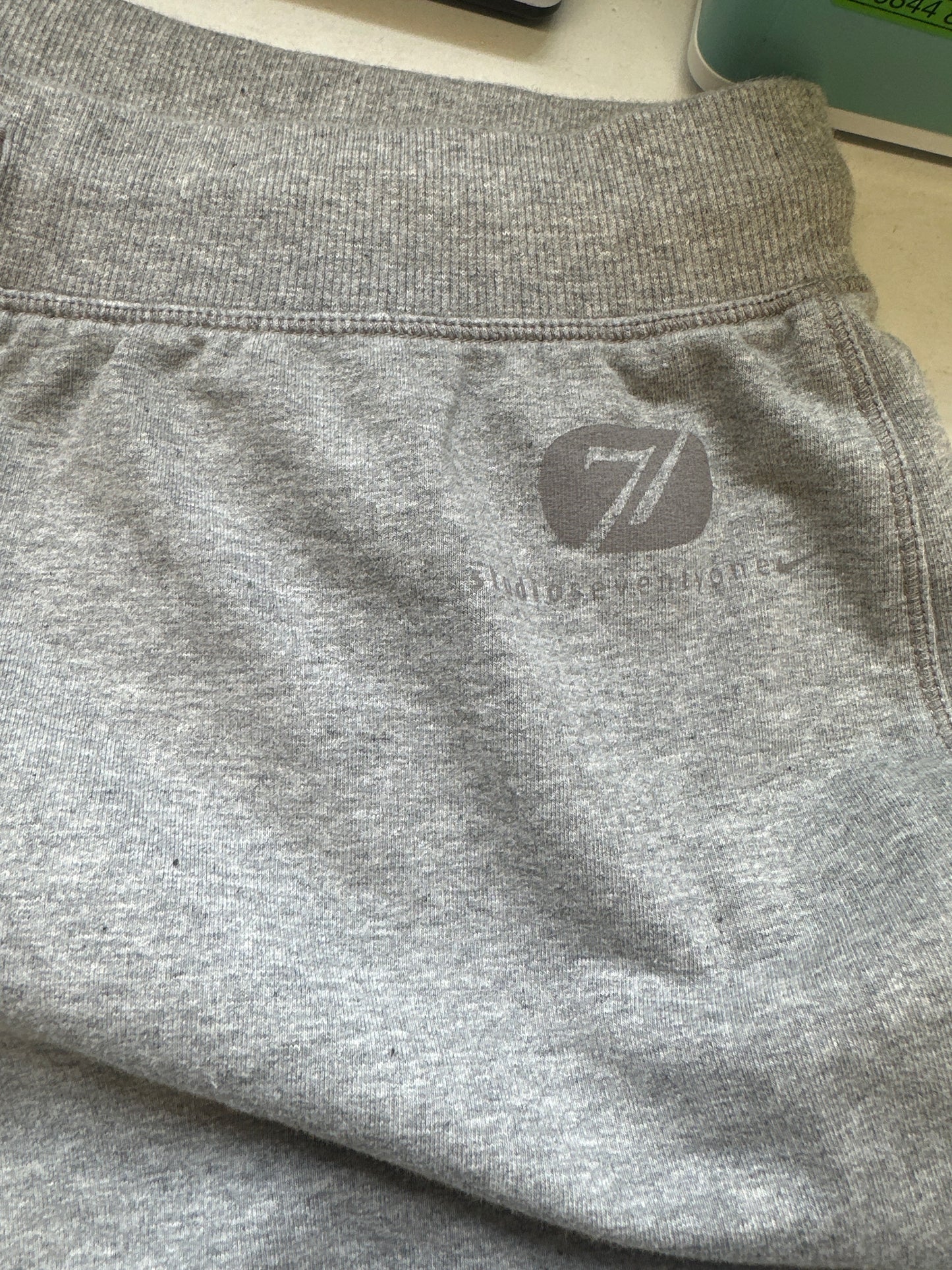 grey nike capri tracksuit trousers