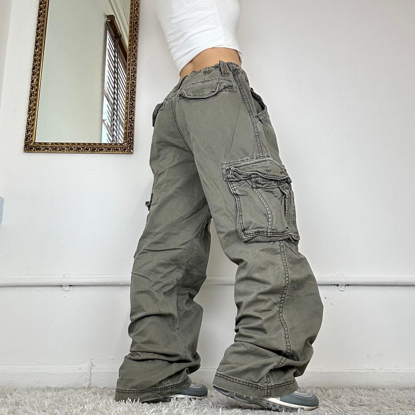 2000’s baggy cargo trousers