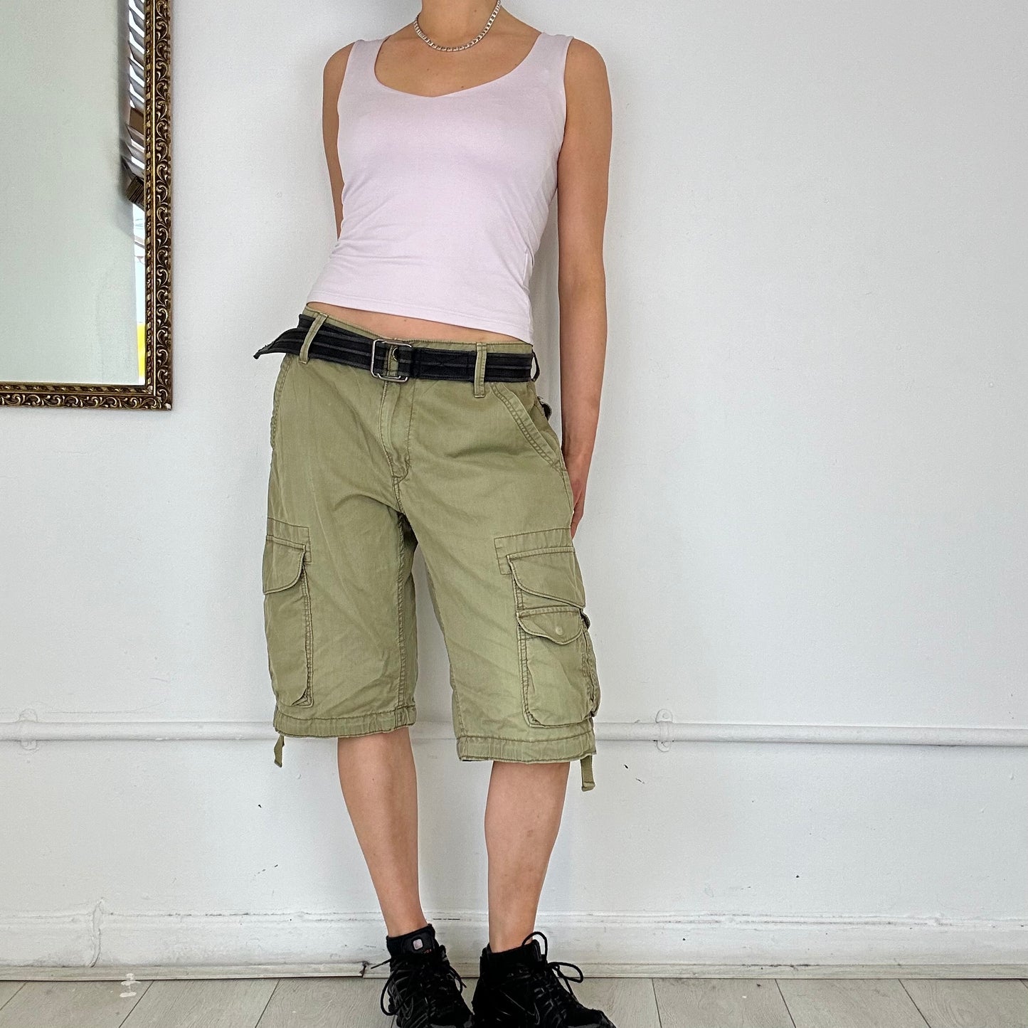 baggy khaki levi’s cargo shorts