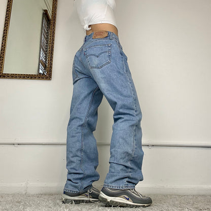 baggy lightwash levis jeans