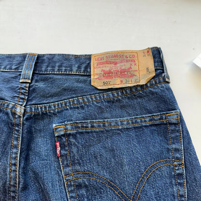 levi’s 501 baggy jeans