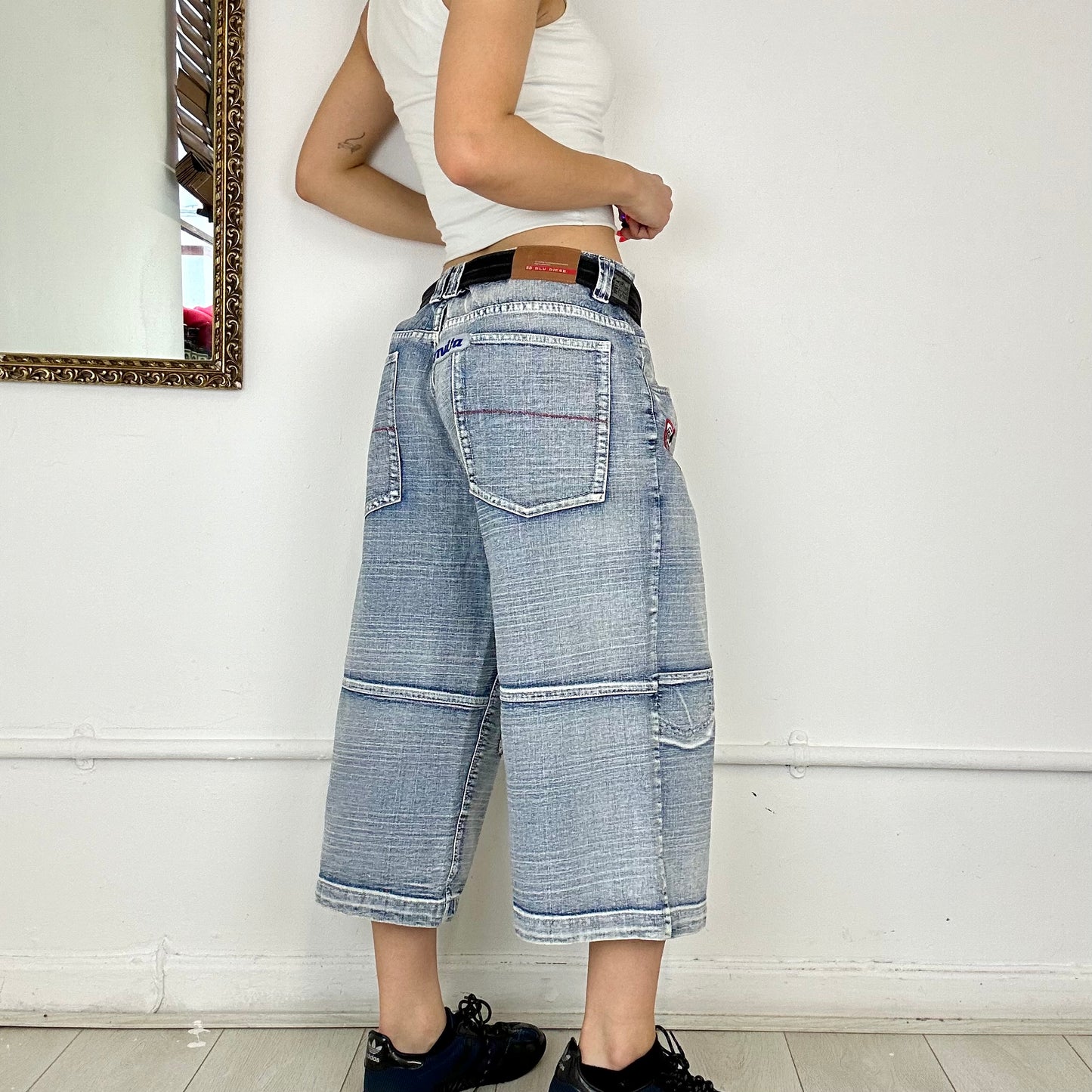 2000’s baggy denim shorts