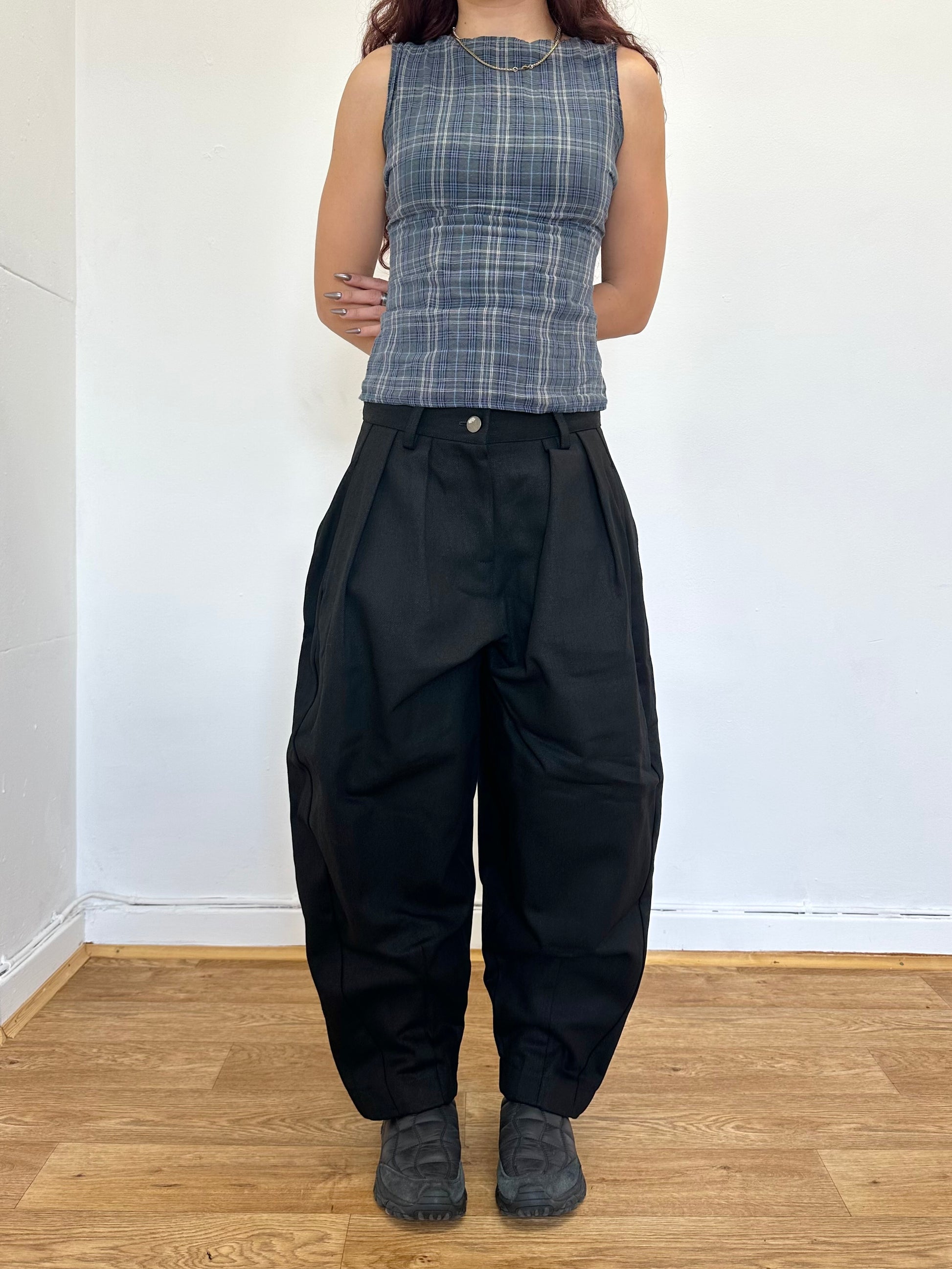 barrel jean - black denim