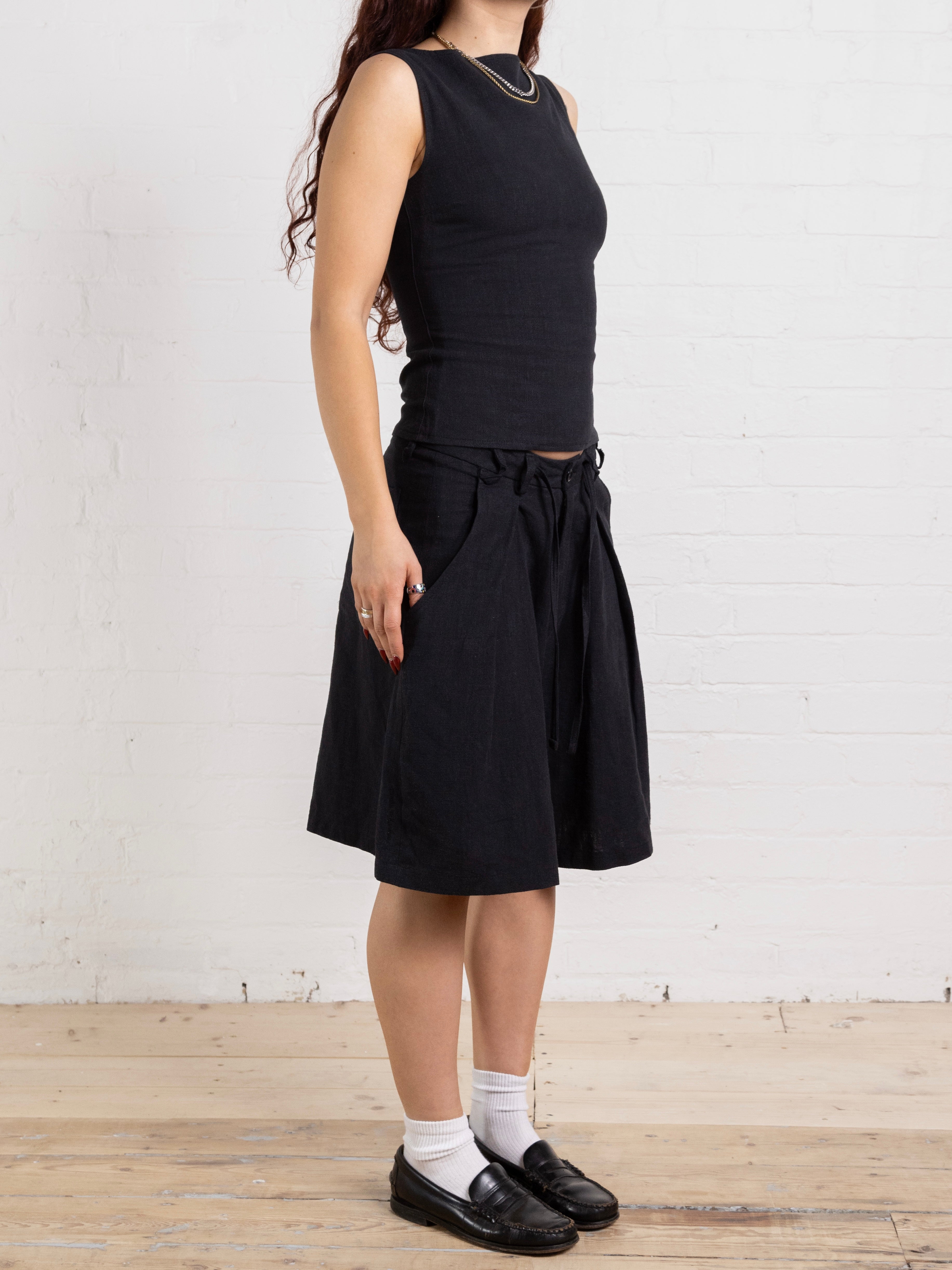 lake short - black linen