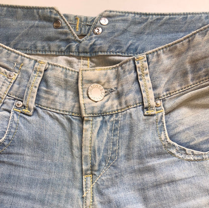 straight leg light wash levis