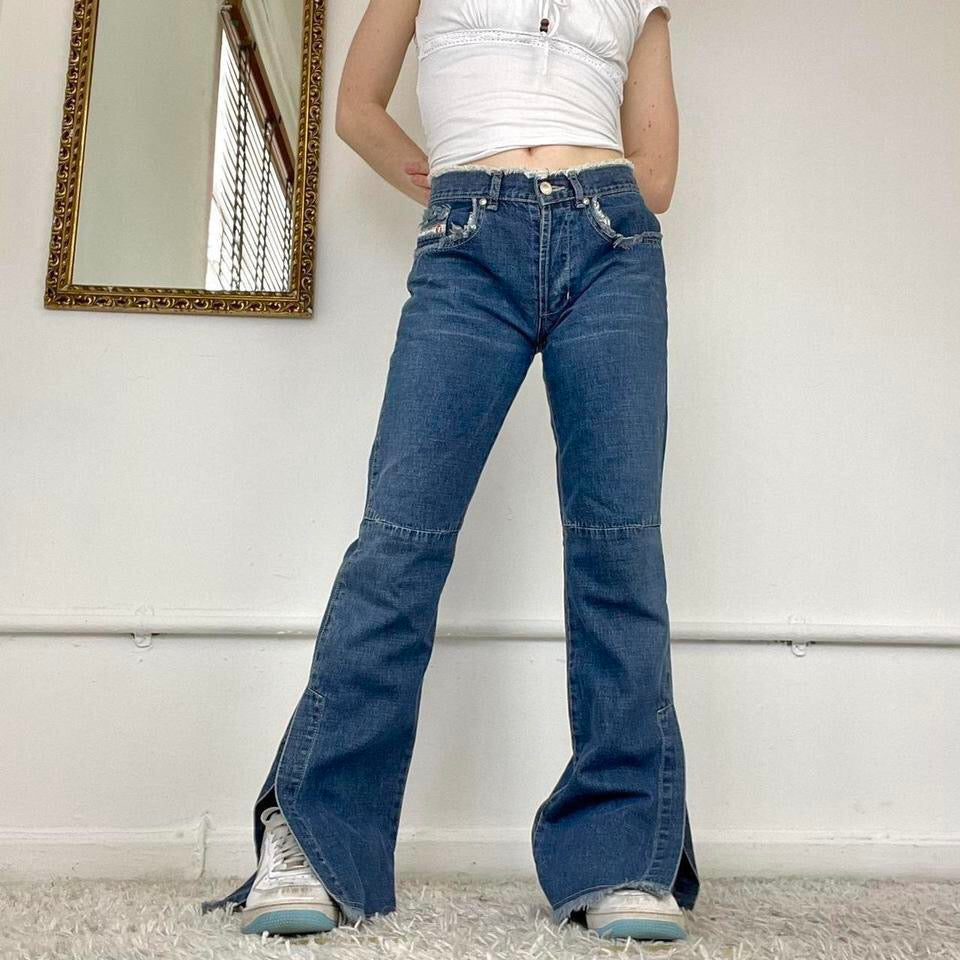 perfect y2k flared jeans with frayed waistband