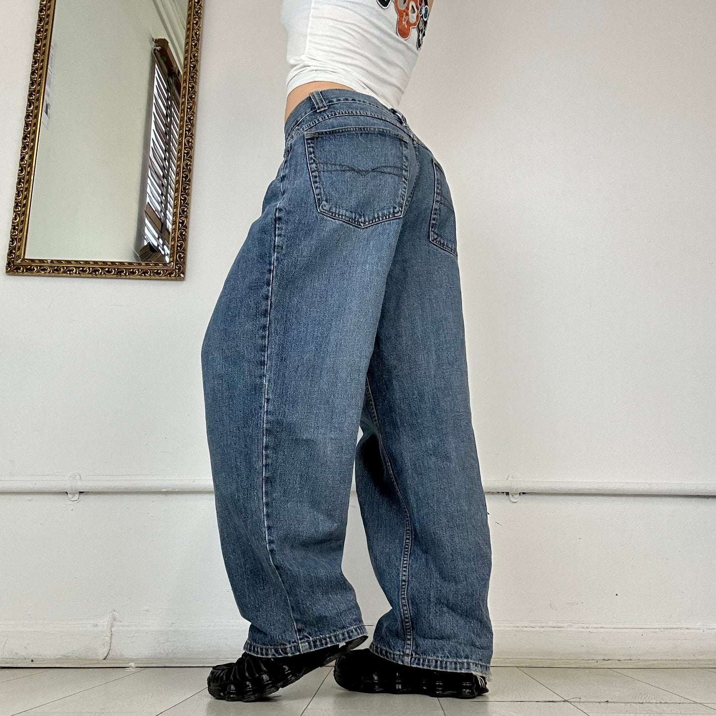 90's baggy jeans