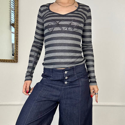 2000's exte long sleeved striped top