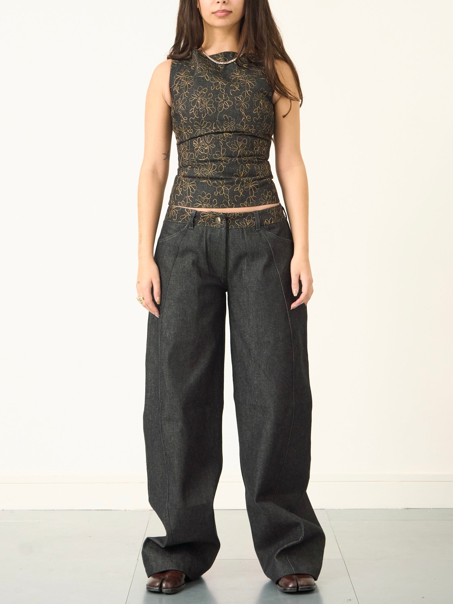 balloon jean - embroidered charcoal denim