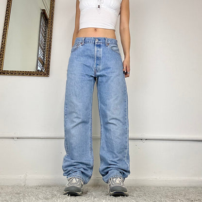 baggy lightwash levis jeans