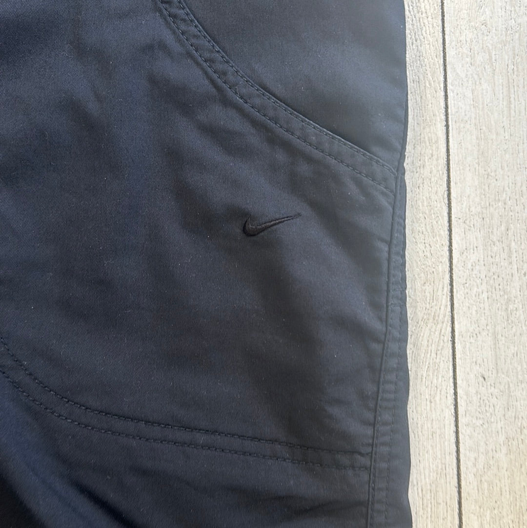 nike wide leg cargo trousers