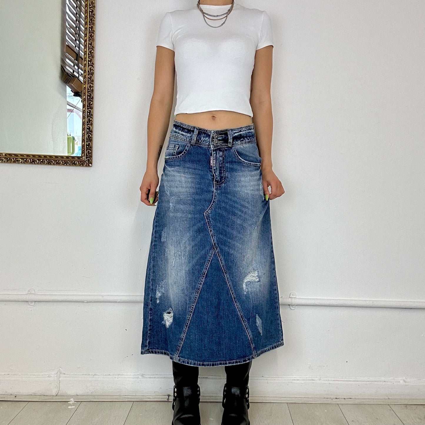 2000’s mid wash denim maxi skirt