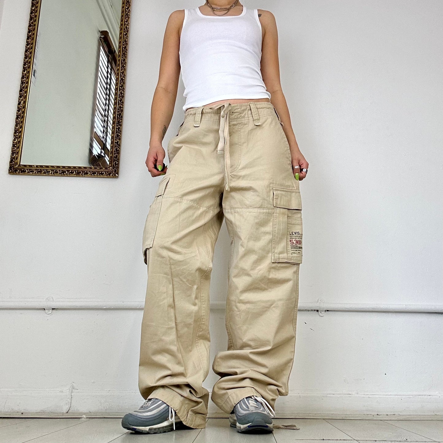 cream levi’s cargo trousers