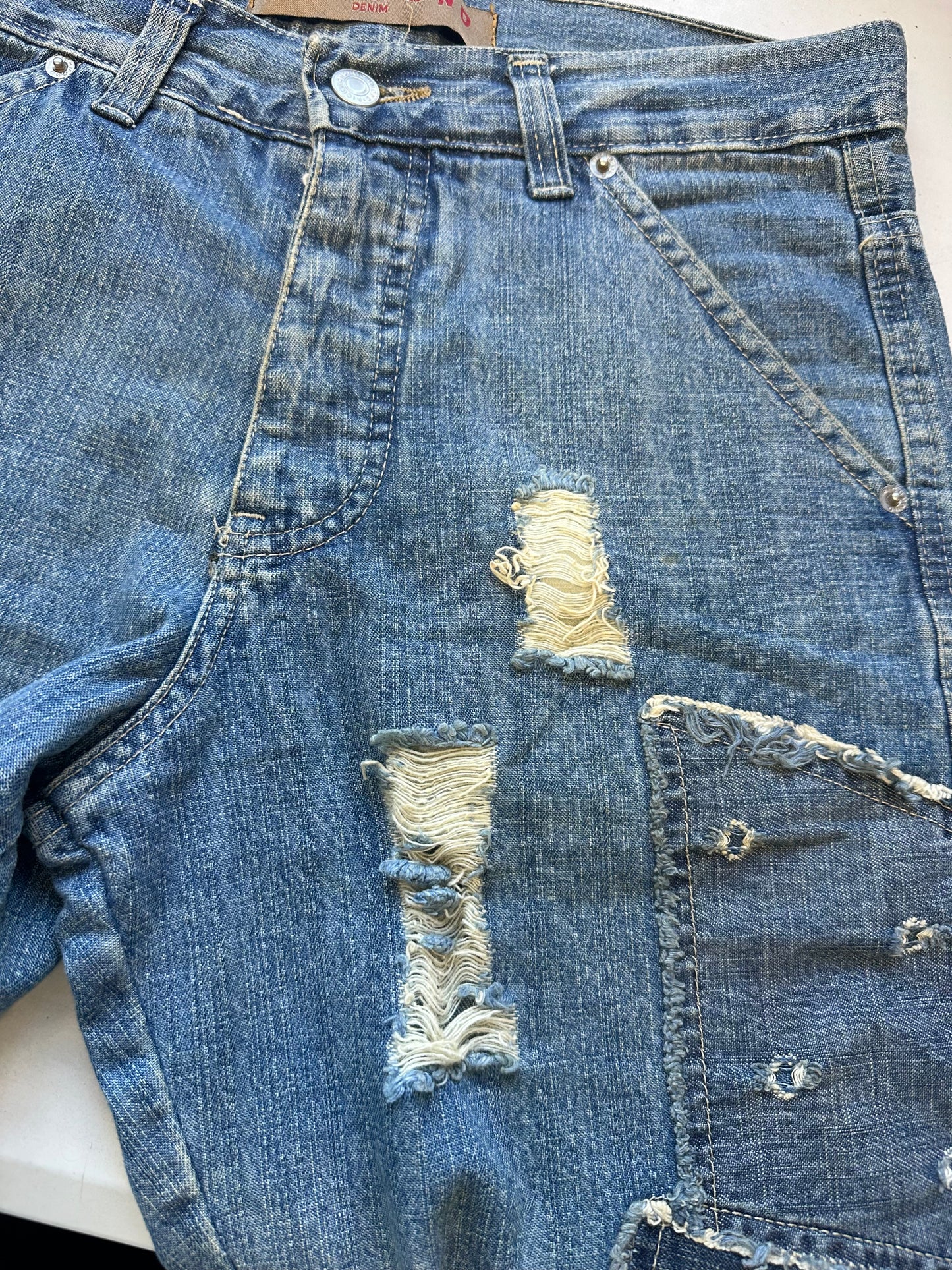 2000's RICH distressed denim jorts