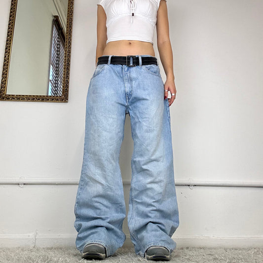 vintage wide leg levi’s jeans