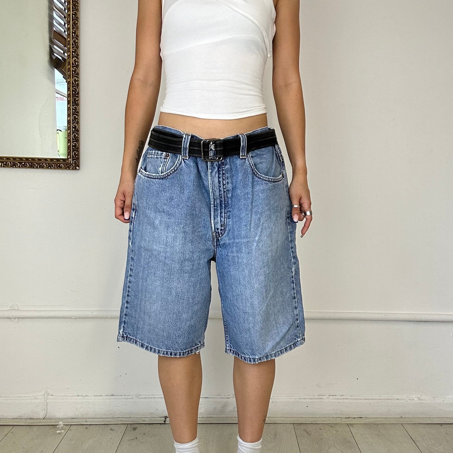 vintage light wash levi’s denim jorts