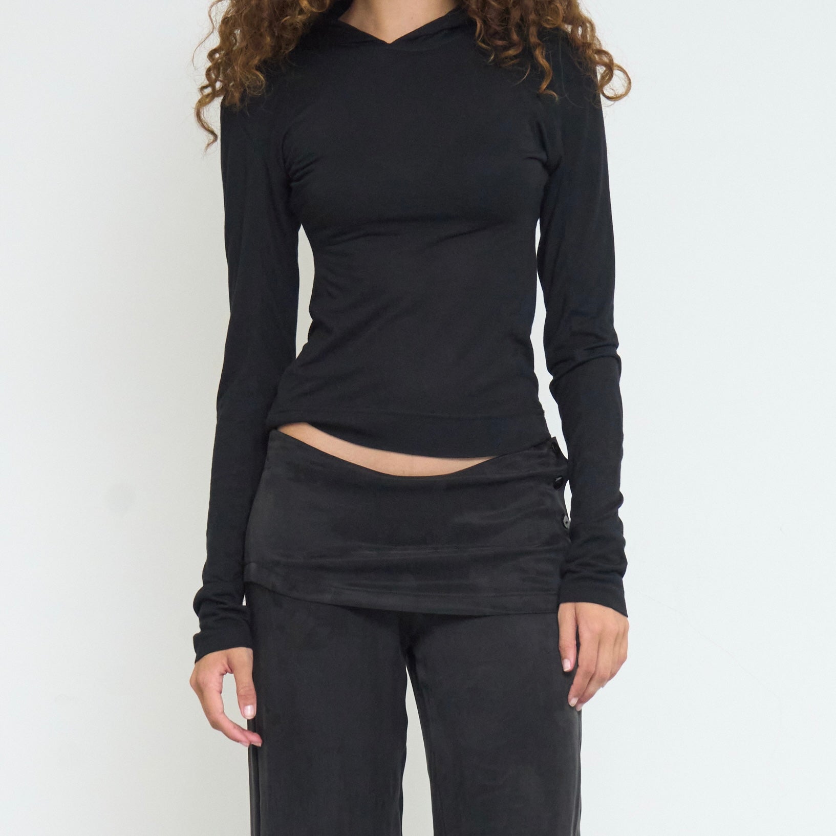sydney hooded top - black