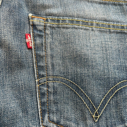 levi’s dark wash jeans