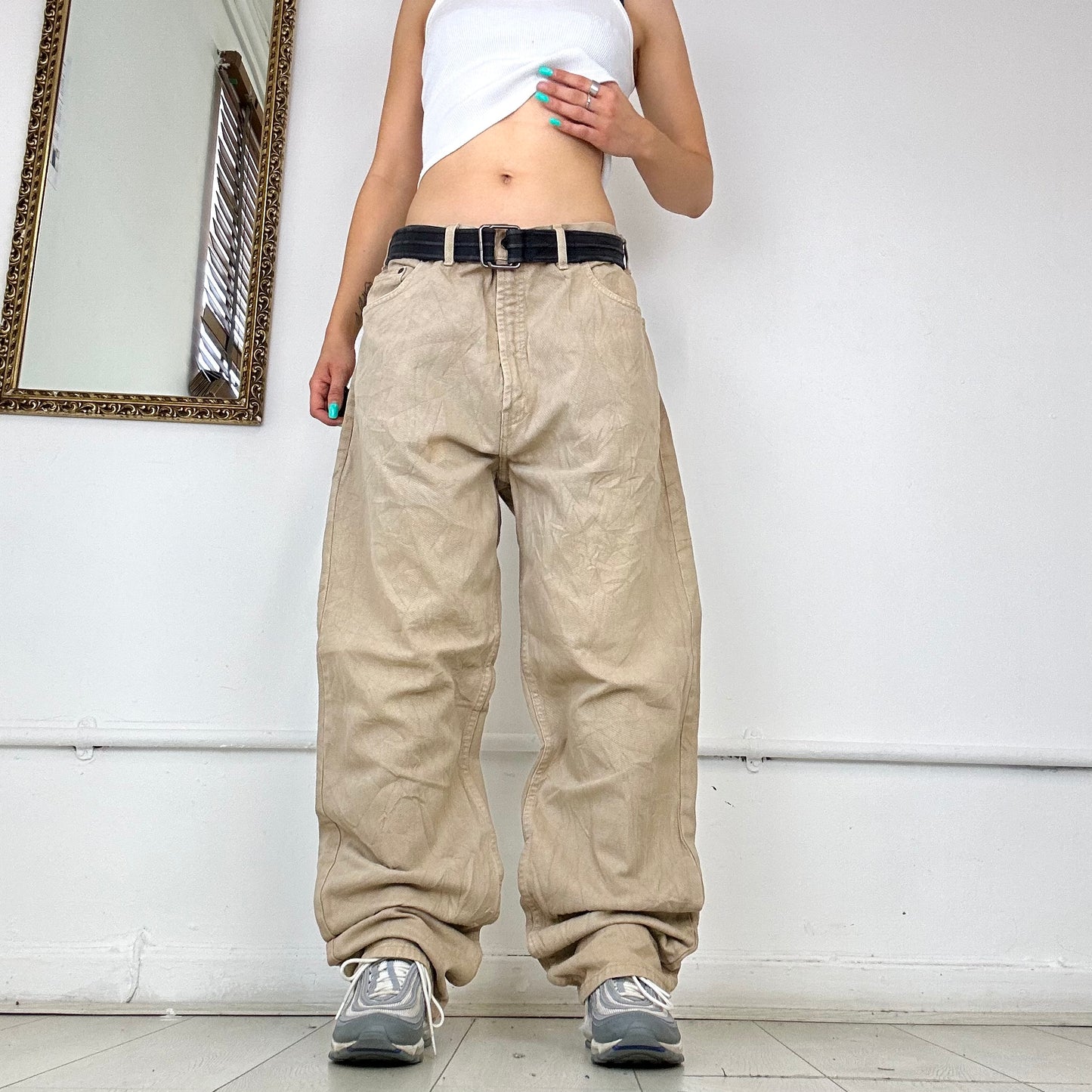 90's baggy beige jeans