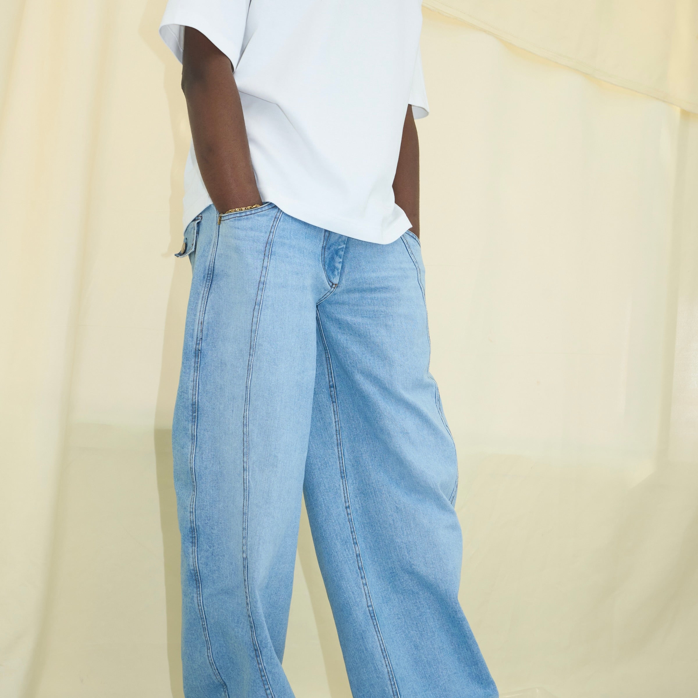 balloon jean - light washed denim