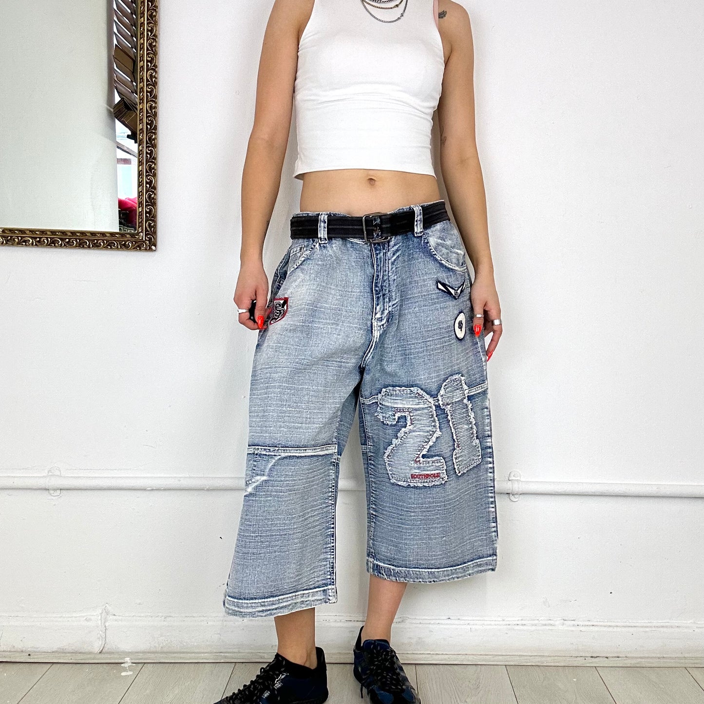 2000’s baggy denim shorts