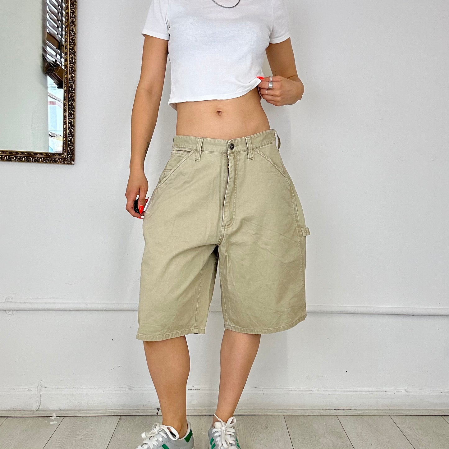 beige baggy cargo shorts