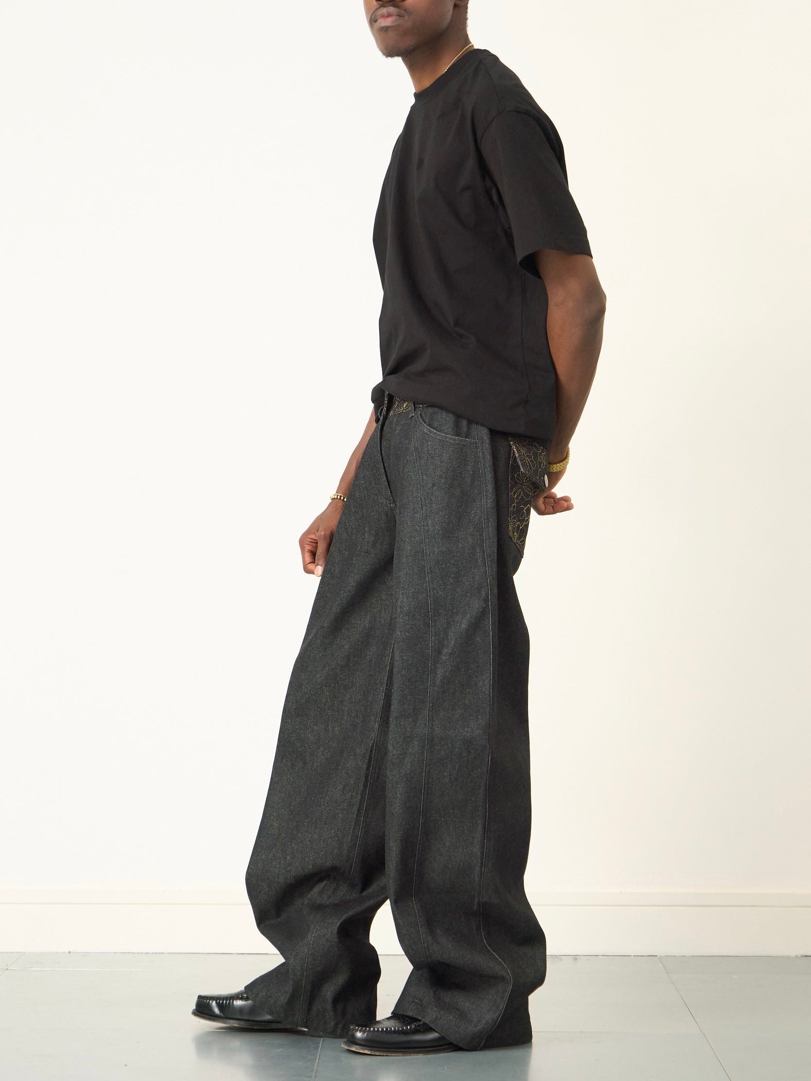 balloon jean - embroidered charcoal denim