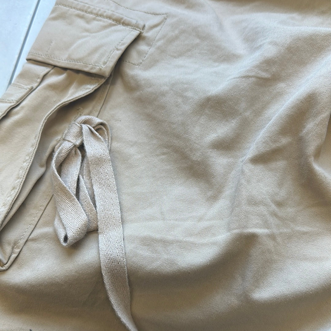 cream levi’s cargo trousers