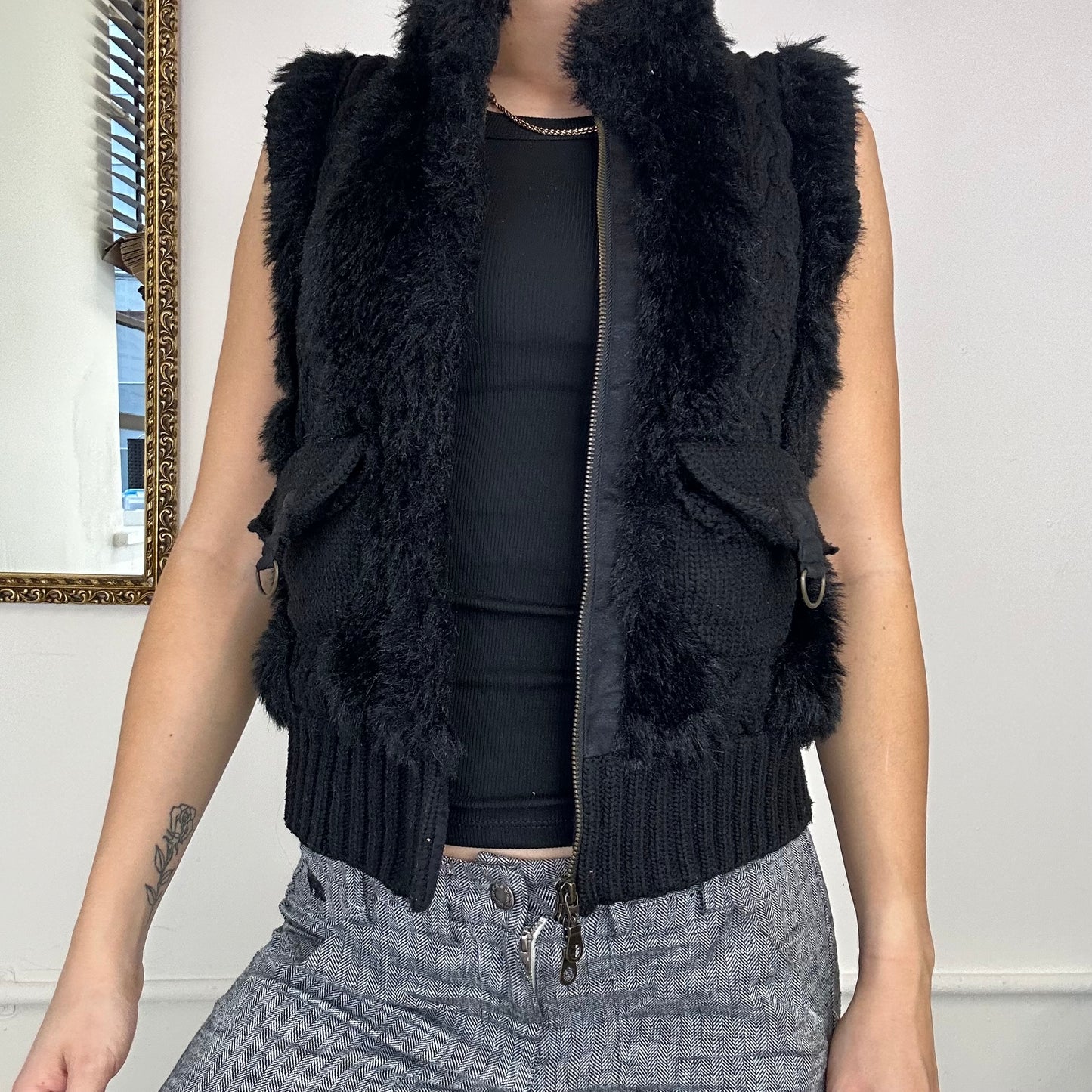 2000's zip up knitted gilet