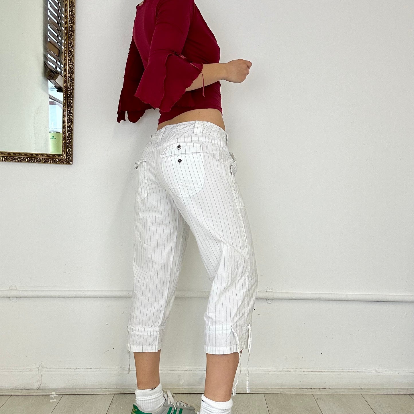 2000’s white pinstripe capri trousers